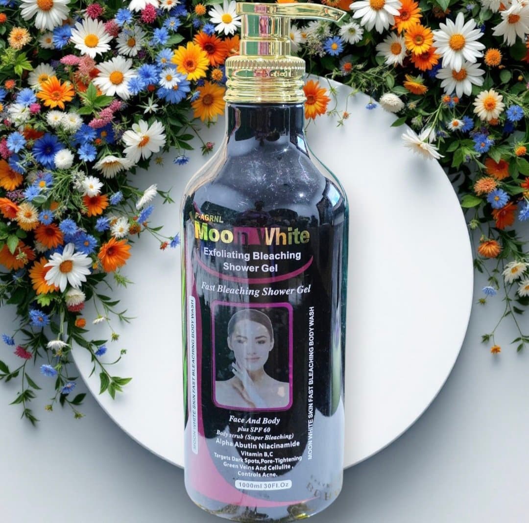 P-AGRNL Moon White Exfoliating Bleaching Shower Gel